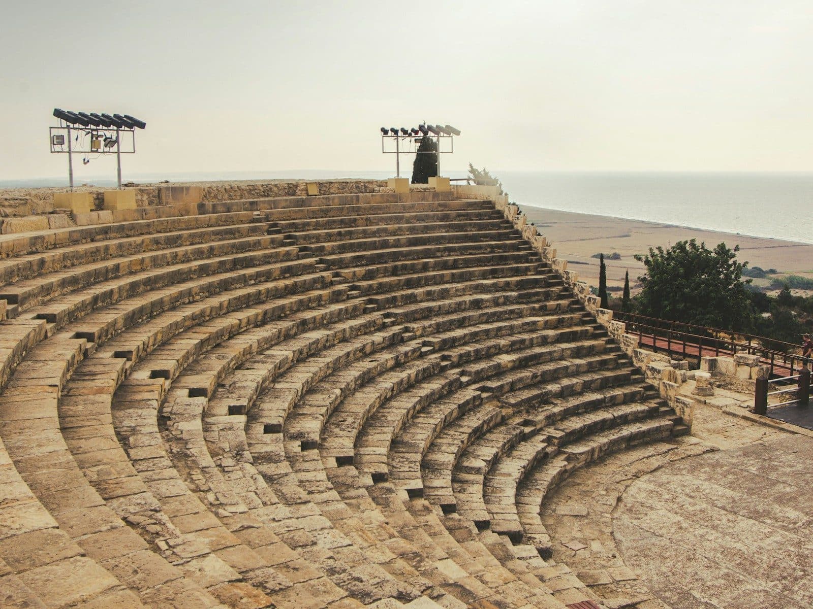 Antikes Theater von Kourion mit Blick auf das Meer